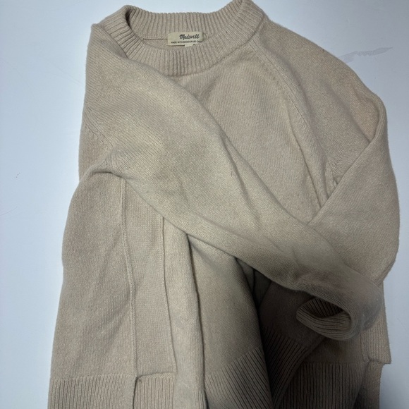 Madewell Women’s 
(Re)sourced Cashmere Crewneck Sweater - Picture 3 of 4